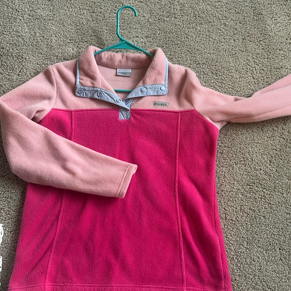 Columbia sweatshirt